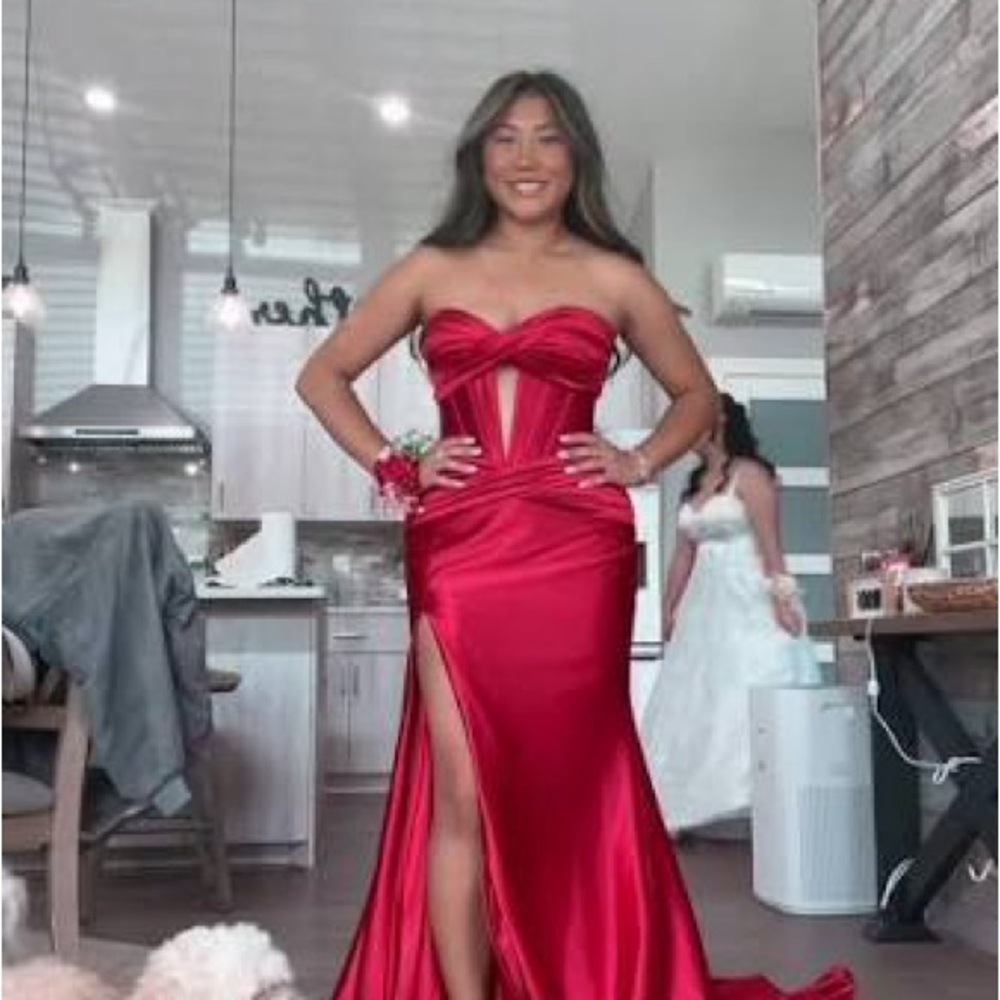 Sherri Hill Strapless dress